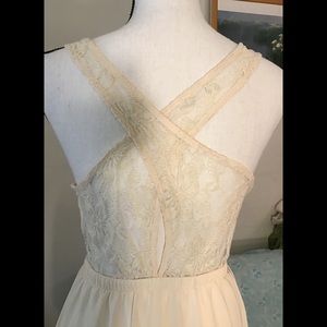 🇦🇷Lush cream dress with lace on back & lining. S
